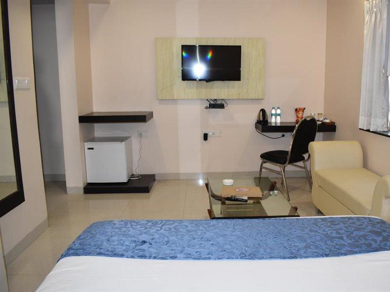 Hotel Vaibhav Varanasi Bagian luar foto