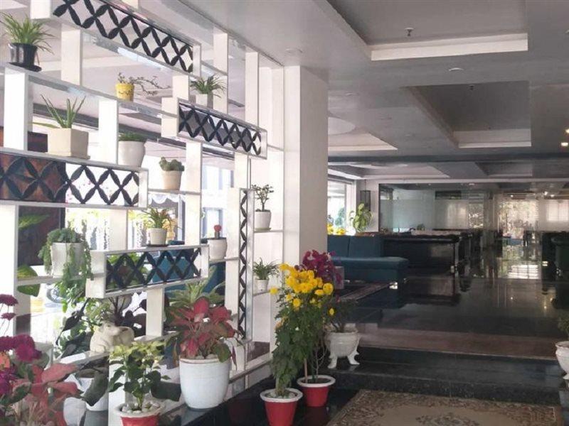 Hotel Vaibhav Varanasi Bagian luar foto