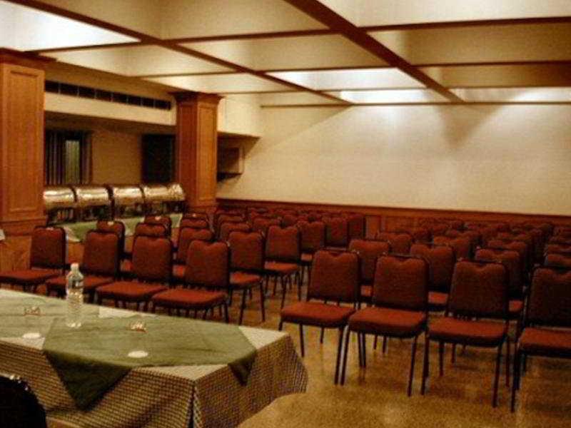 Hotel Vaibhav Varanasi Bagian luar foto