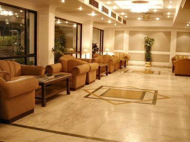 Hotel Vaibhav Varanasi Bagian luar foto