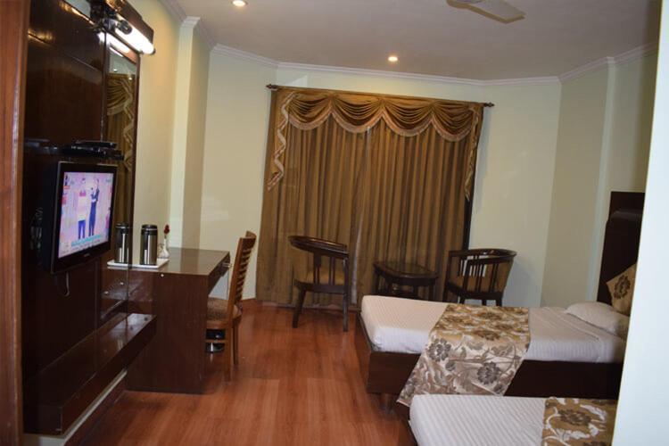Hotel Vaibhav Varanasi Bagian luar foto