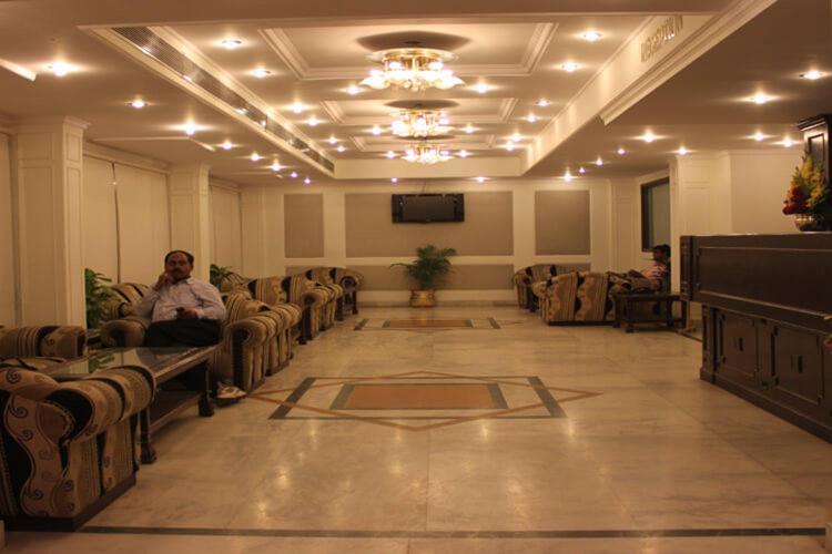 Hotel Vaibhav Varanasi Bagian luar foto