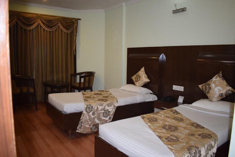Hotel Vaibhav Varanasi Bagian luar foto