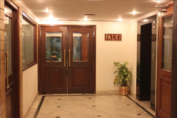 Hotel Vaibhav Varanasi Bagian luar foto