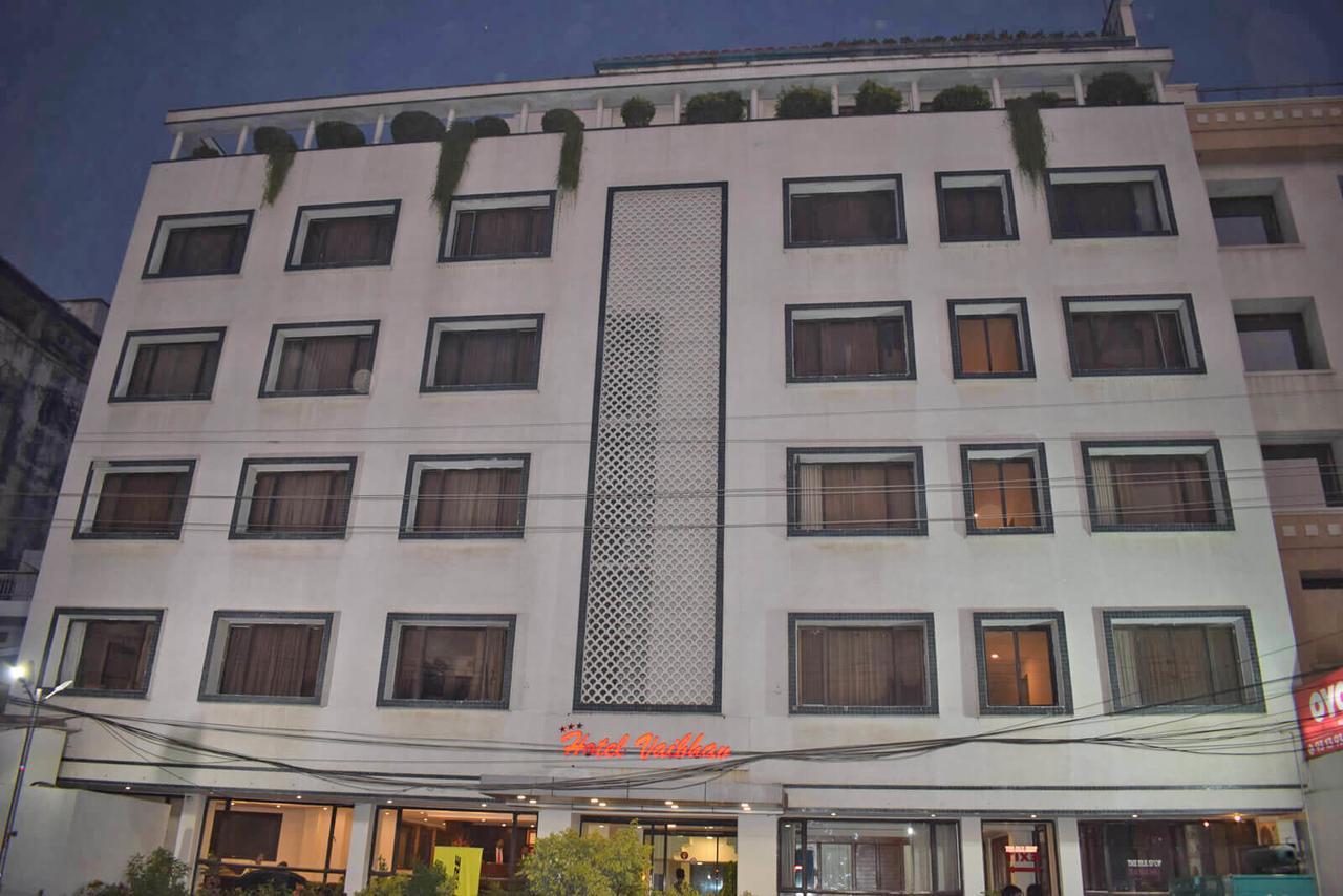 Hotel Vaibhav Varanasi Bagian luar foto